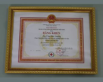 Bằng khen của Ban chấp hành Trung ương hội chữ thập đỏ Việt Nam: “Đã có thành tích xuất sắc trong công tác Hội và phong trào Chữ thập đỏ năm 2016”