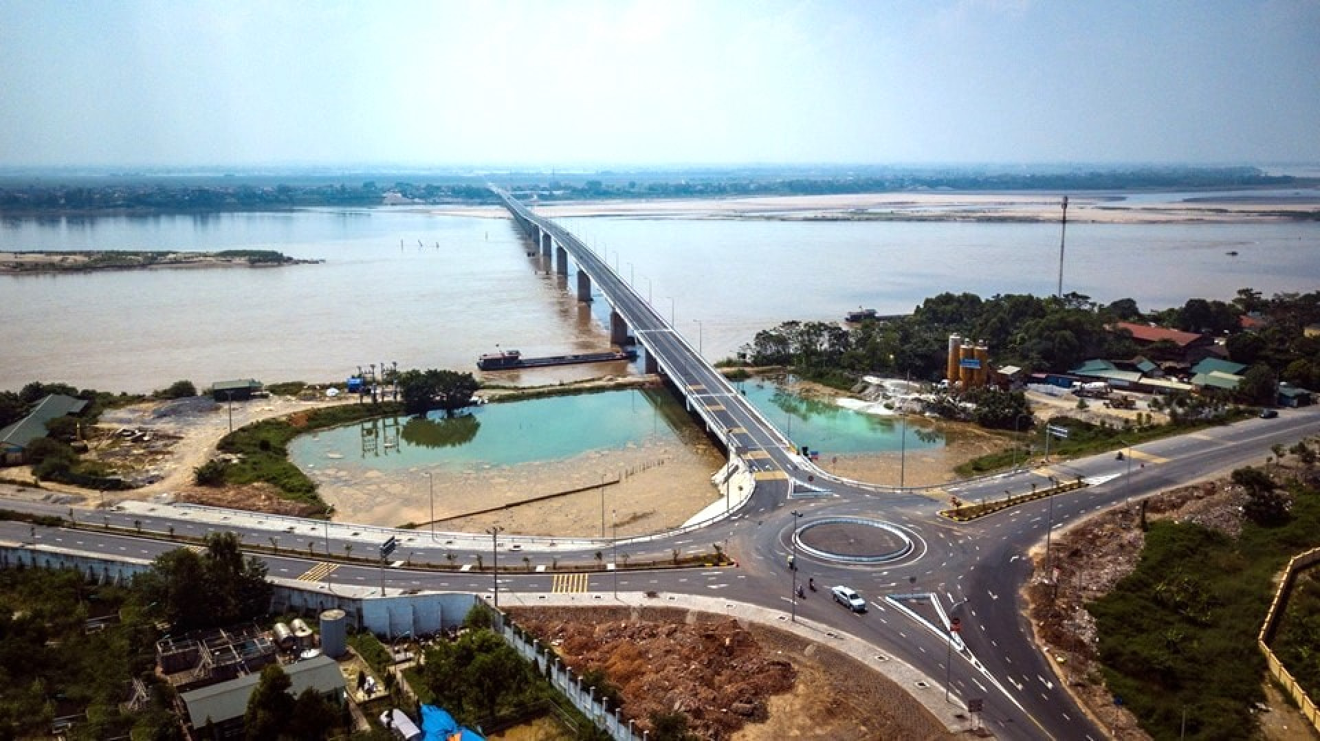 cau-van-lang/hanoimoicomvn-uploads-tuandiep-2018-10-7-cauvanlang10-zing99